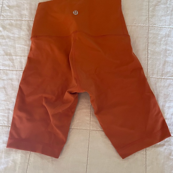 New Without Tags LuluLemon Wunder Train High-Rise Short Size 2 - Picture 4 of 6